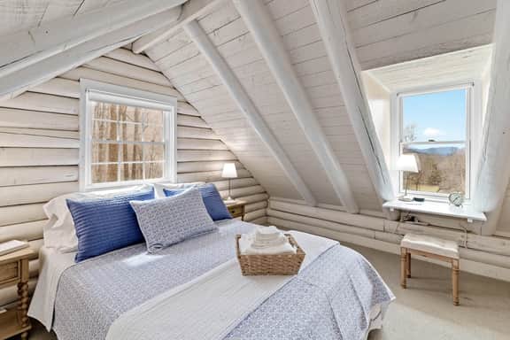 Stonemont Farm Cabin - Image 2