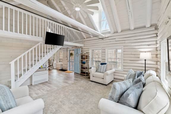 Stonemont Farm Cabin - Image 5