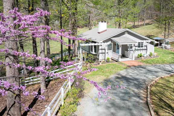 Stonemont Farm Retreat (Cottage&Cabin) - Image 5