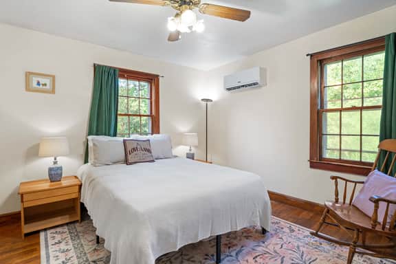 Watts Passage Cottage - Image 3